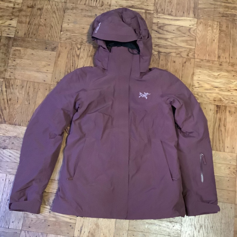 Arc’teryx womens gortex jacket with goose down lining